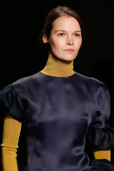 Look 29